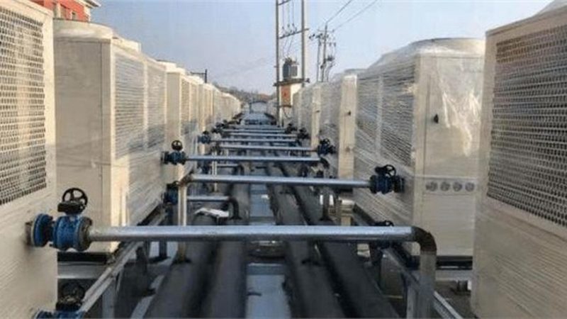 在选购冷库时，需要关注以下关键参数和性能指标：